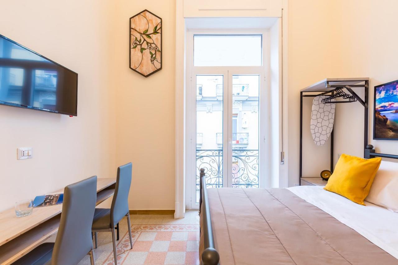 Central Station Apartments & Suites Napoli Esterno foto