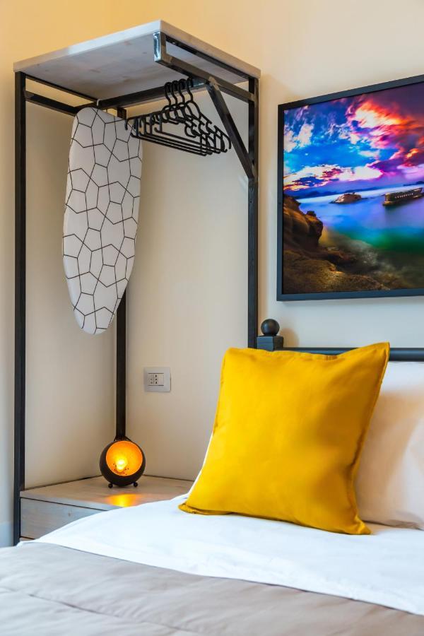 Central Station Apartments & Suites Napoli Esterno foto