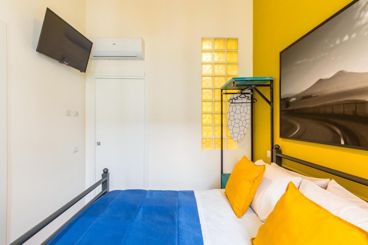 Central Station Apartments & Suites Napoli Esterno foto