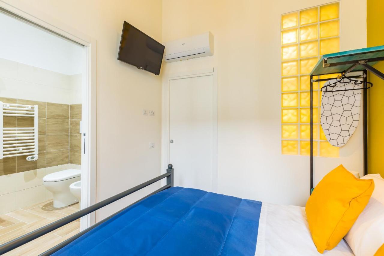 Central Station Apartments & Suites Napoli Esterno foto