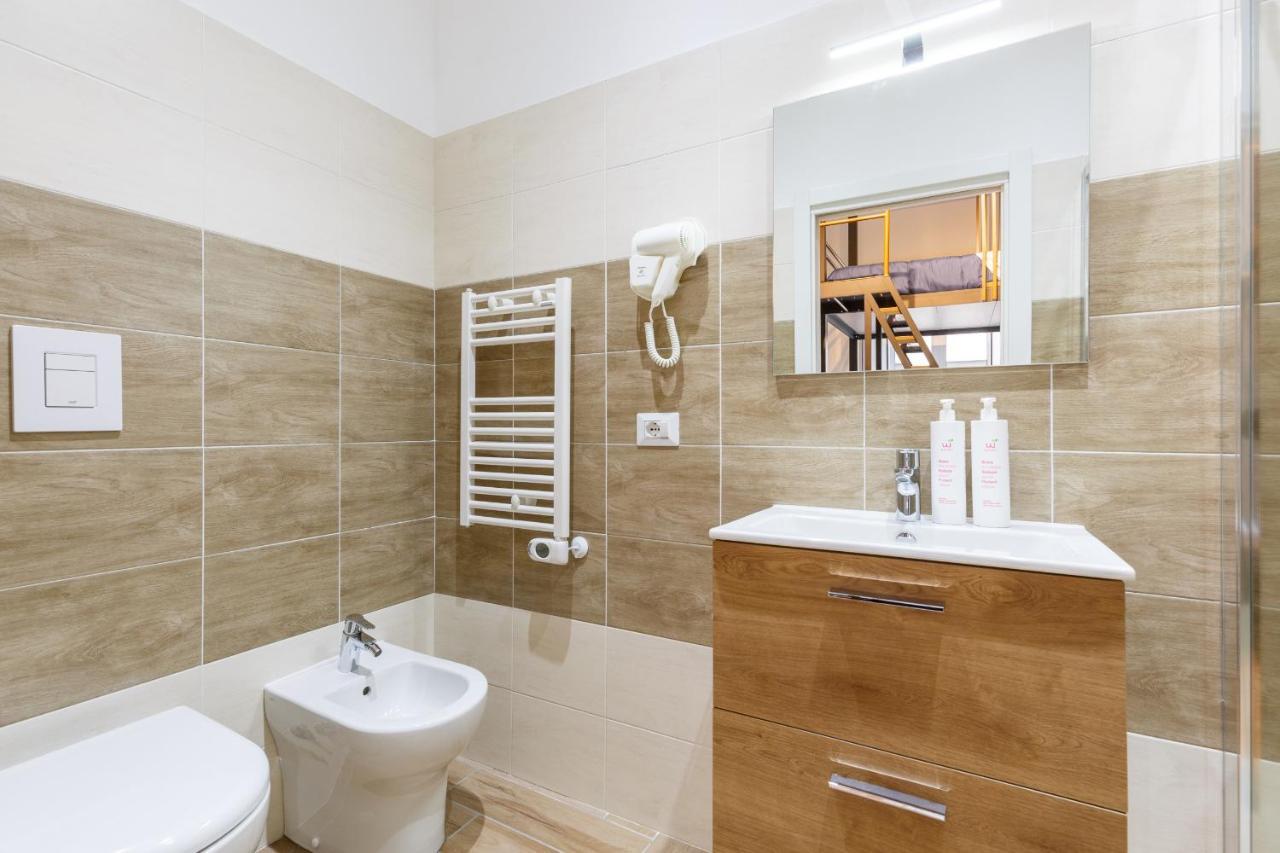 Central Station Apartments & Suites Napoli Esterno foto