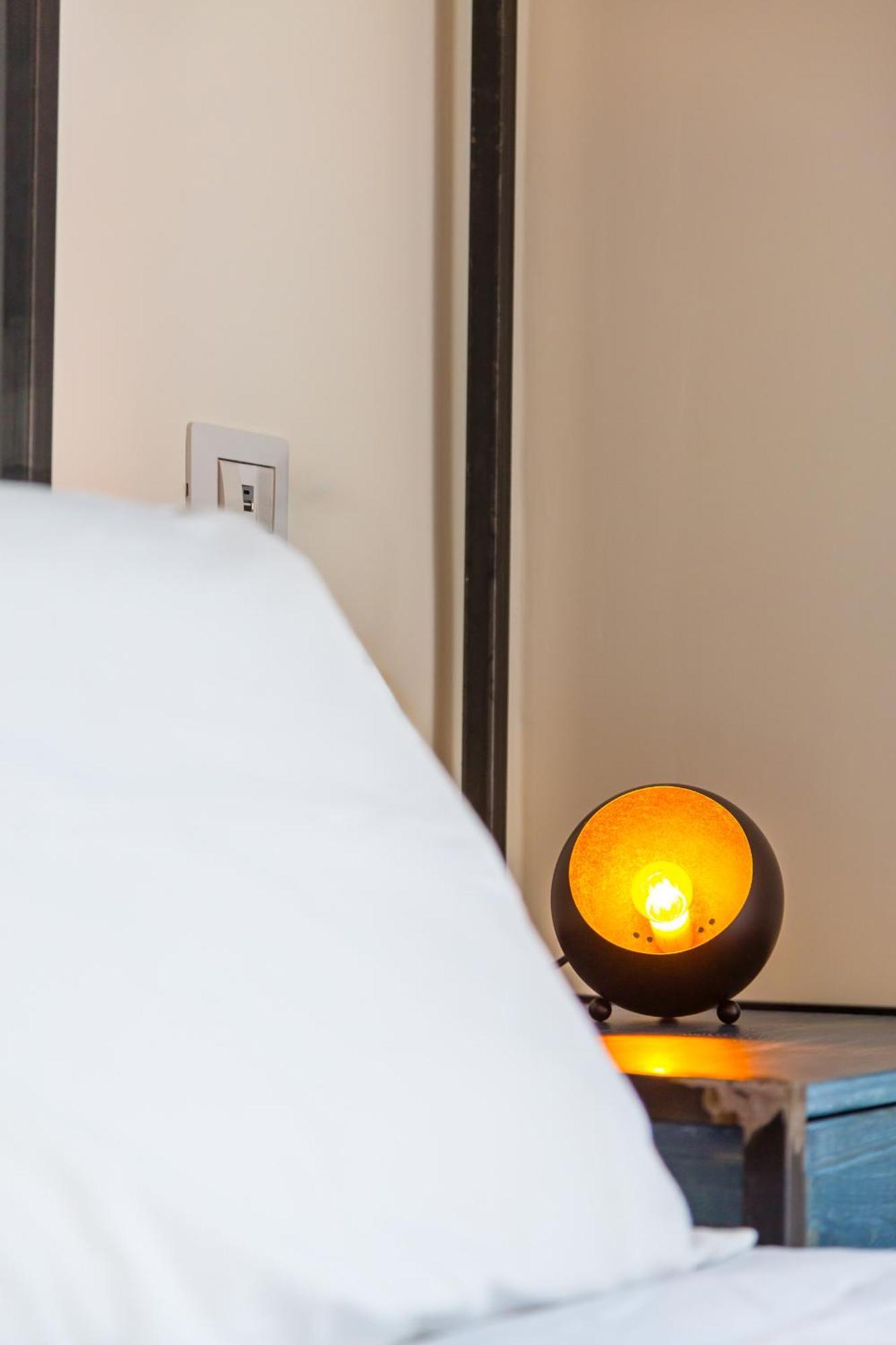 Central Station Apartments & Suites Napoli Esterno foto