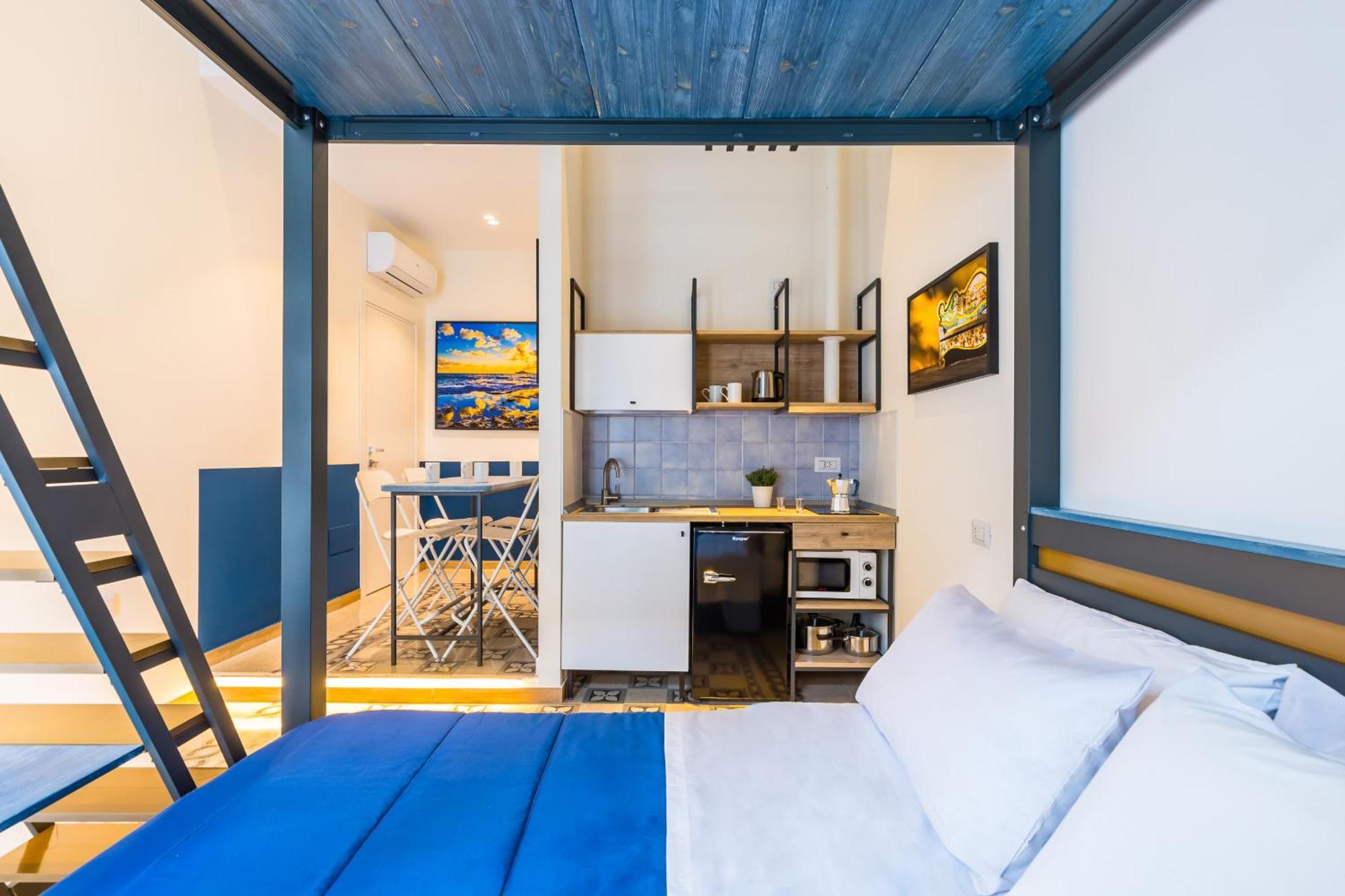 Central Station Apartments & Suites Napoli Esterno foto