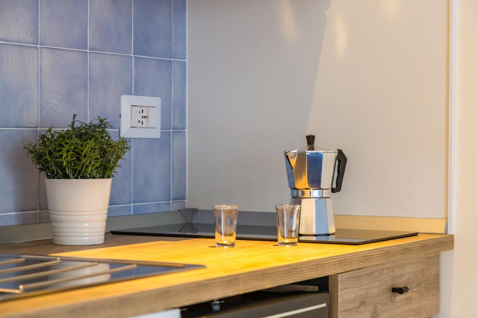 Central Station Apartments & Suites Napoli Esterno foto