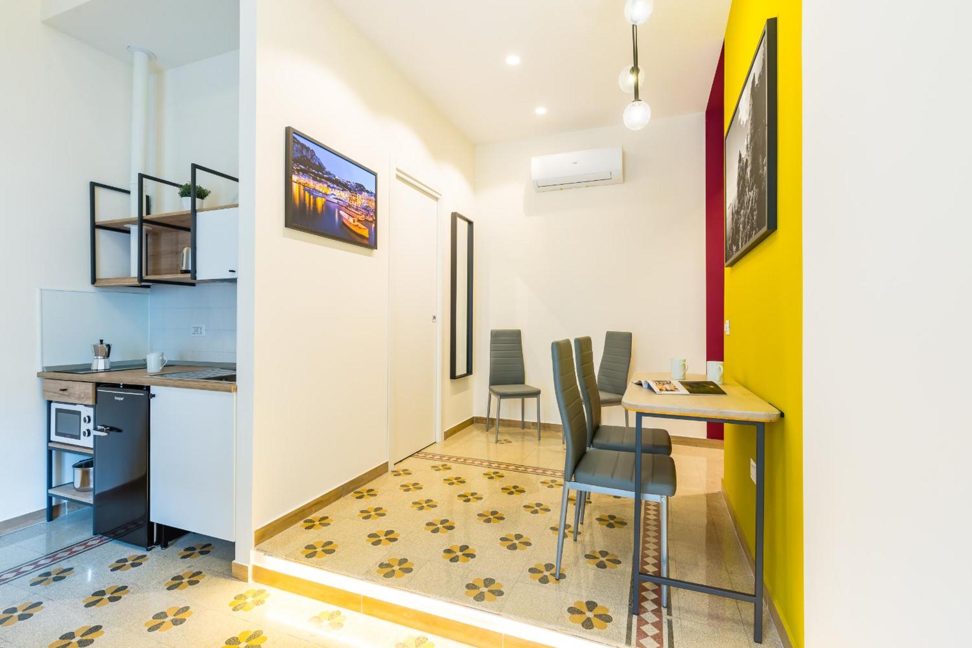 Central Station Apartments & Suites Napoli Esterno foto